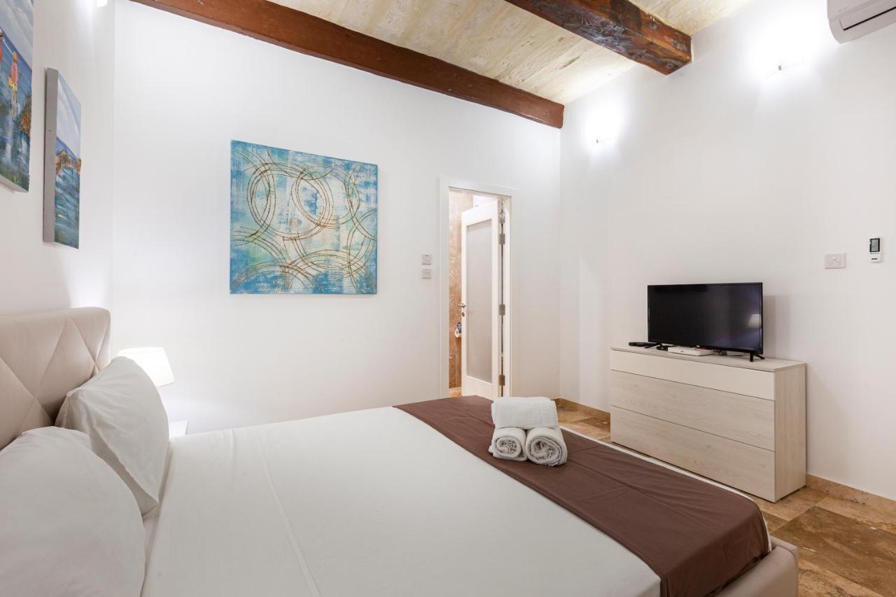 Designer Home With Comfy Sofa In Central Valletta By 360 Estates Esterno foto