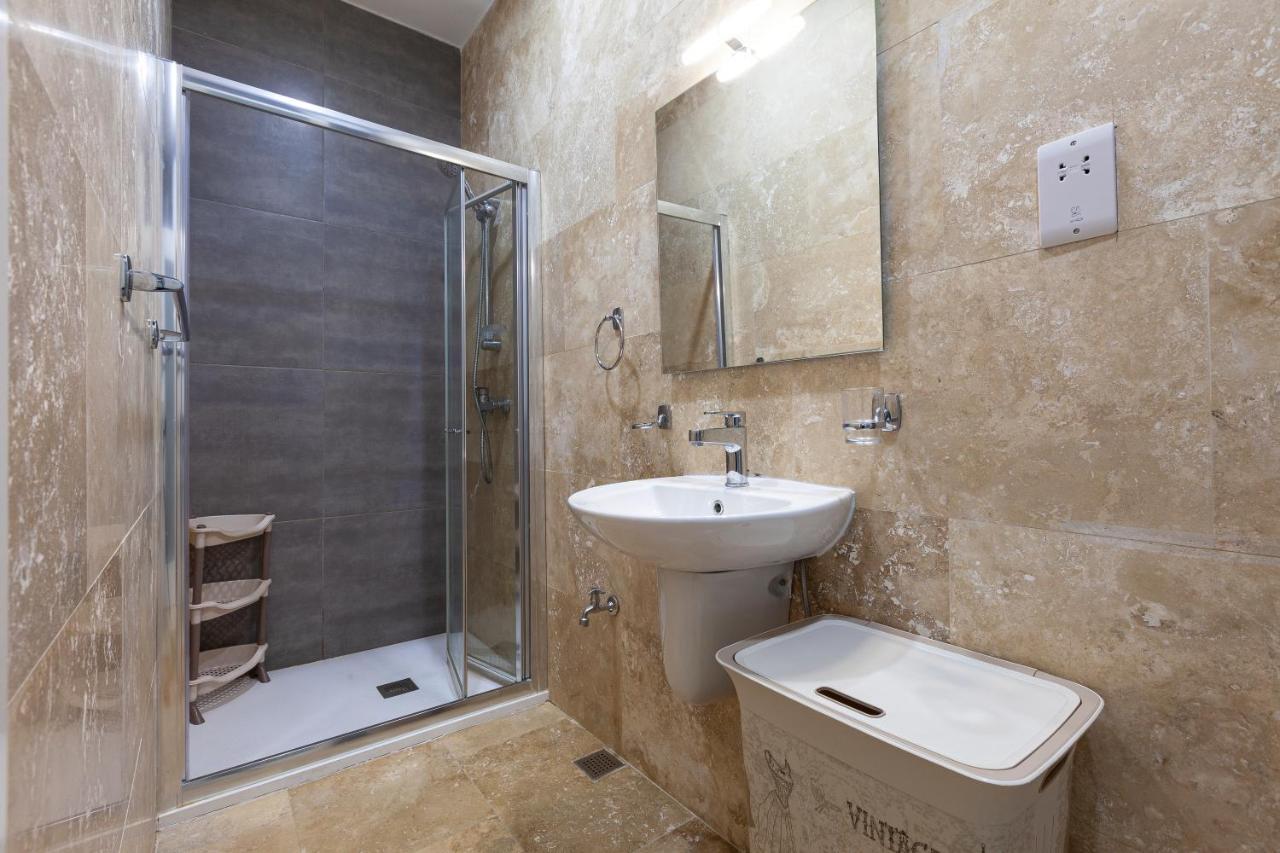 Designer Home With Comfy Sofa In Central Valletta By 360 Estates Esterno foto